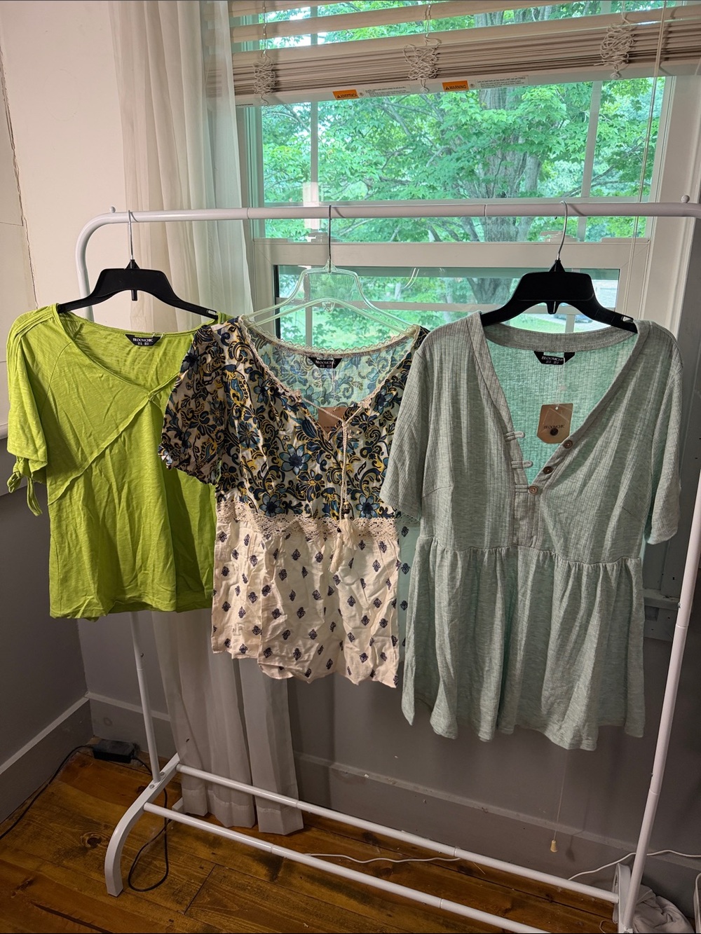 Bloomchic casual Women's tops- size 10